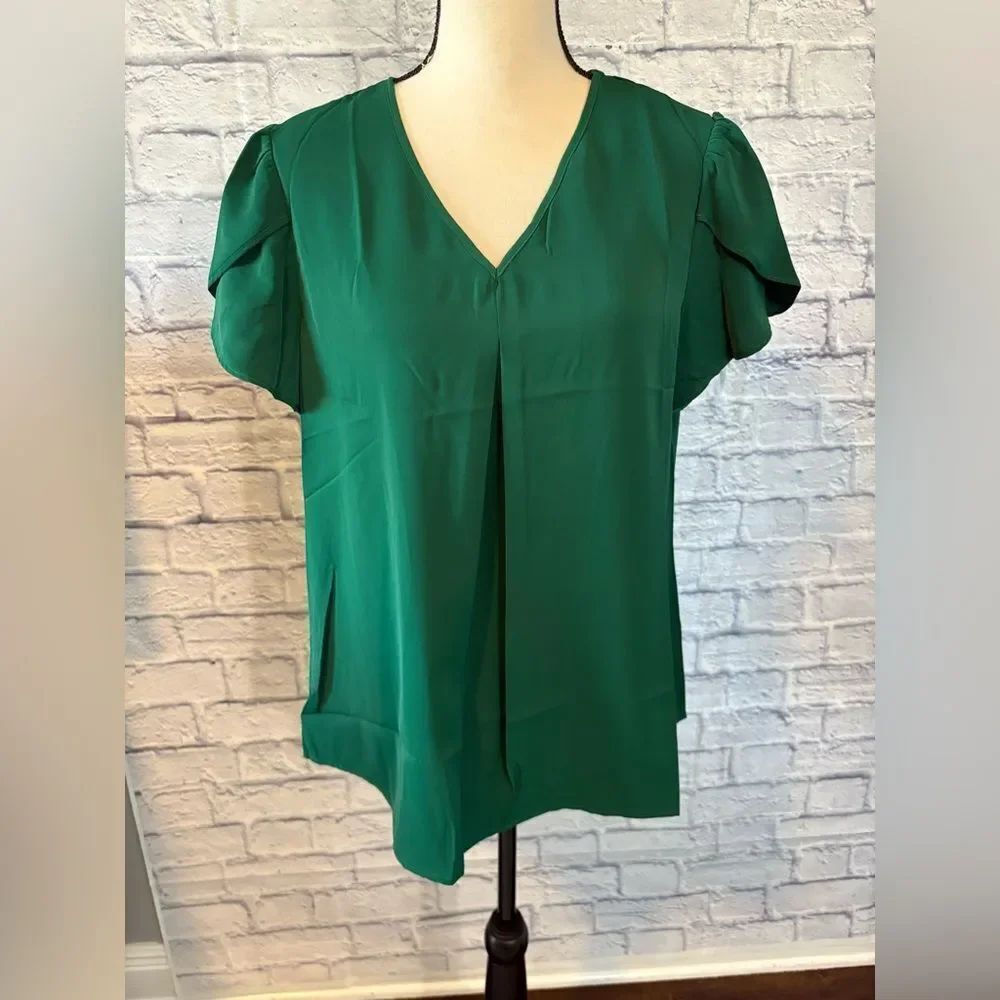 Chic Emerald Blouse for Women